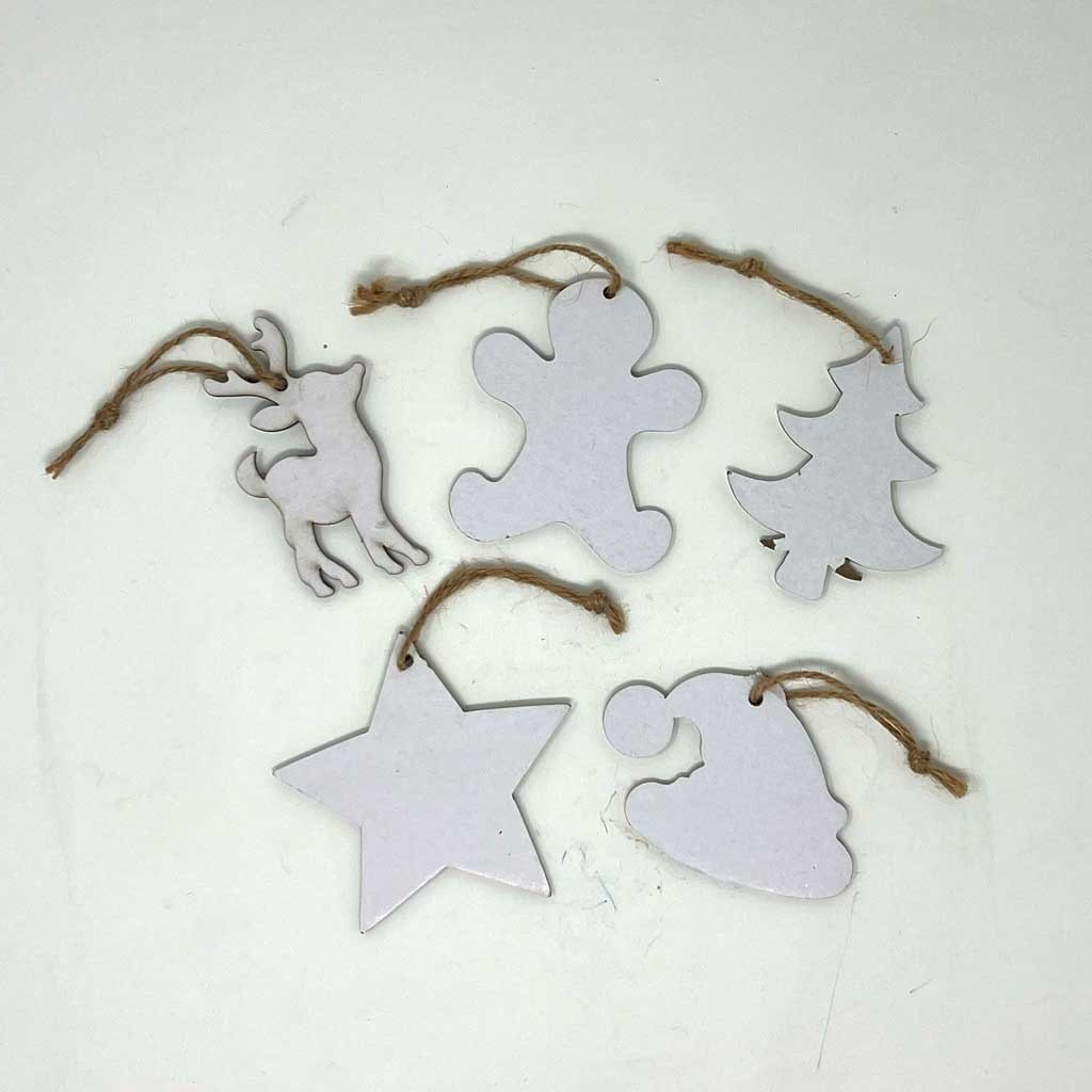 25 Weihnachtsanhänger aus Pappe mit Leinwandüberzug in 5 Motiven sortiert 9 cm